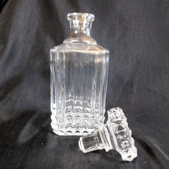 Square Decanter with Diamond Cut Detail and Matching Stopper # 23068 - Picture 3 of 4